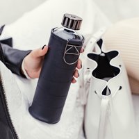 Equa Mismatch Trinkflasche aus Glas 750 ml mit Kunstlederhülle und Metalltragegriff