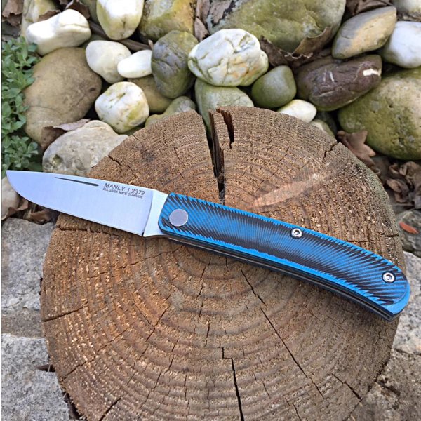 Manly Comrade D2 Black/Blue Taschenmeser